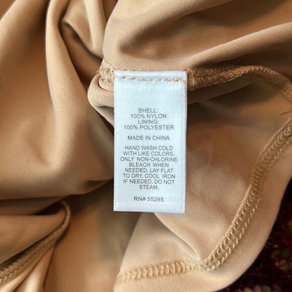 NWT! Express lined short sleeve lace tee. Size small - Picture 5 of 10